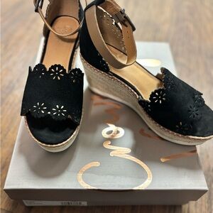 Elegant Black Wedge Sandals